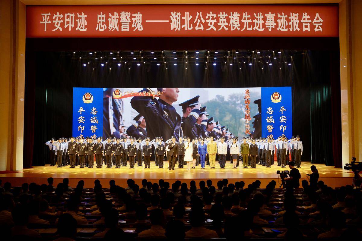米乐体育在线-顶级豪门对决惊心动魄，激情荣光绽放的简单介绍